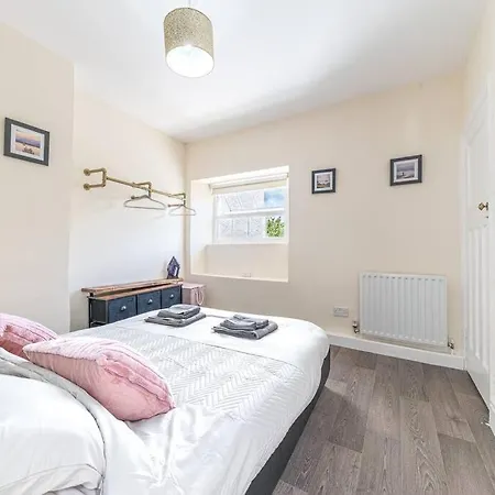 Charming Cottage, District Holiday home