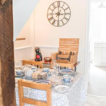 Charming Cottage, District * Little Broughton